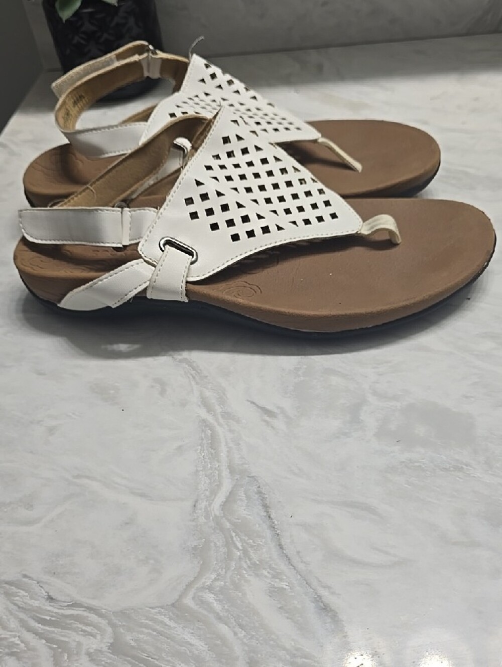 Rockport  Ridge  Circle Sling Sandals  velcro closure Size 7.5